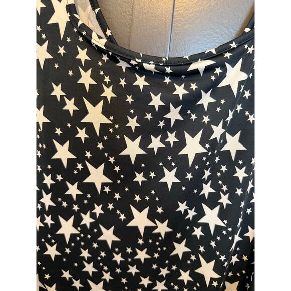 ▪️Black and white butter soft star print bodysuit - Picture 2 of 5